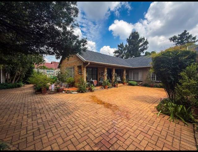 5 BEDROOM HOUSE FOR SALE IN BRACKENDOWNS